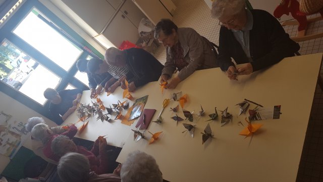 Origami avec le Club de l'Amitié